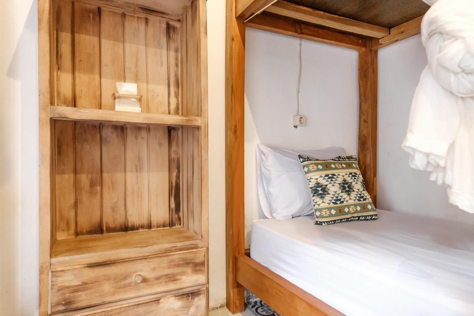 Twospaces Living At Wave And Chill House, Canggu Экстерьер фото